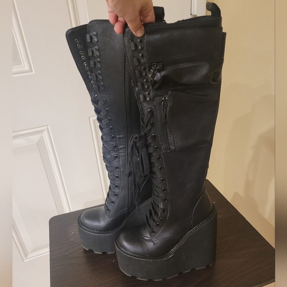 Current Mood Obsidian Pocket Platform Boots